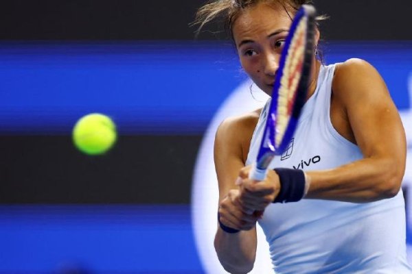 上阳网 郑钦文因肘部受伤退出WTA500东京站，此前中网决胜盘因伤退赛